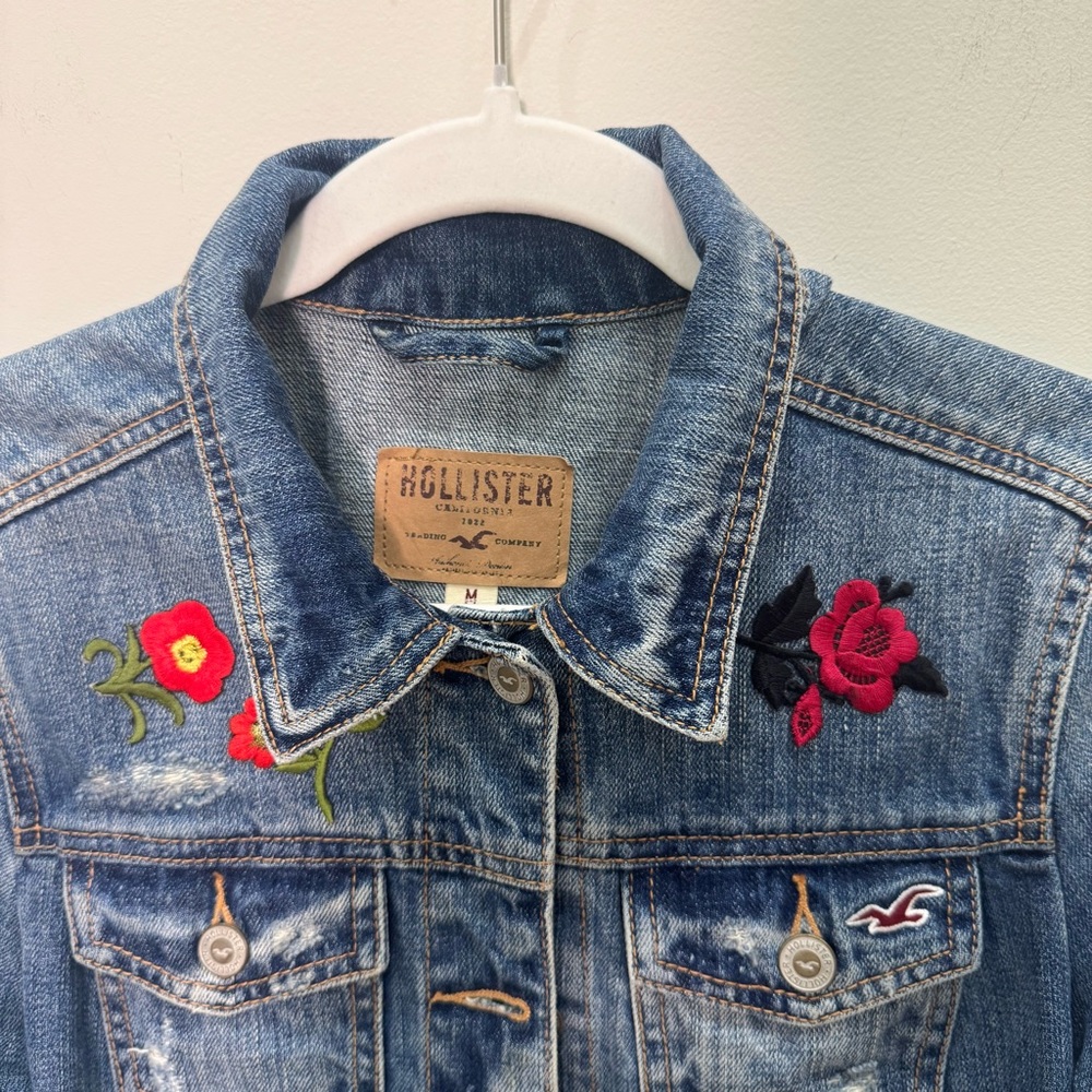 Y2K Hollister Embroidered Floral Denim Jacket Medium - Picture 4 of 8